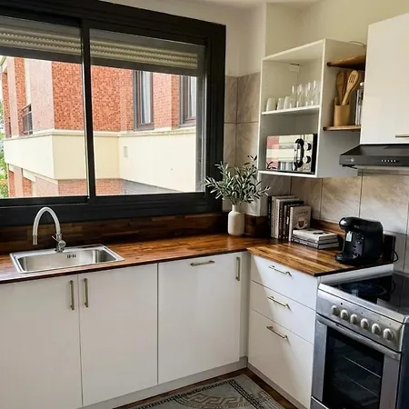 Large Bright 5-room Apartment4 Bedrooms Metro 5 Min شقة تولوز